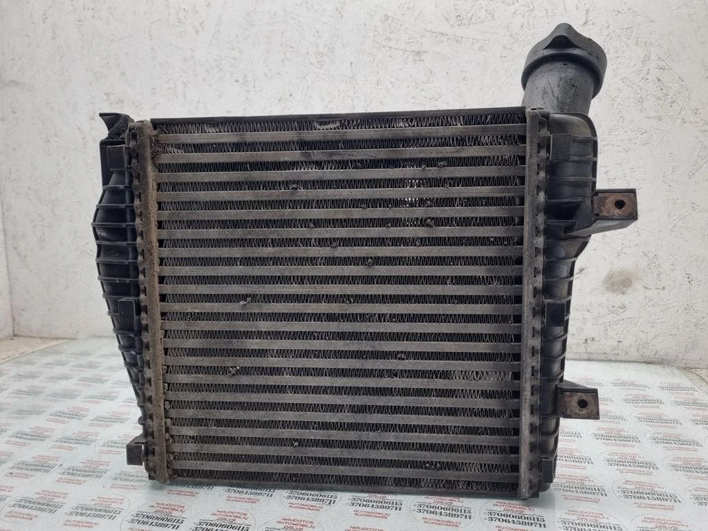 Starpdzesētāja (interkūlera) radiators – Volkswagen Touareg I (2002-2010)
