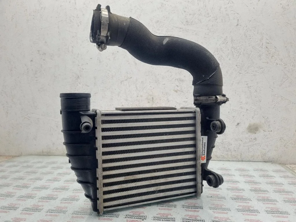 Vahejahuti radiaator – parem
