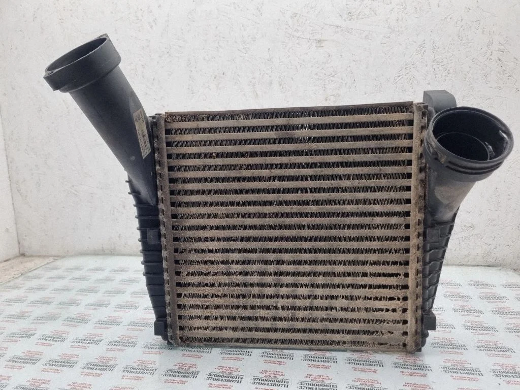 Starpdzesētāja (interkūlera) radiators – Volkswagen Touareg I (2002-2010)