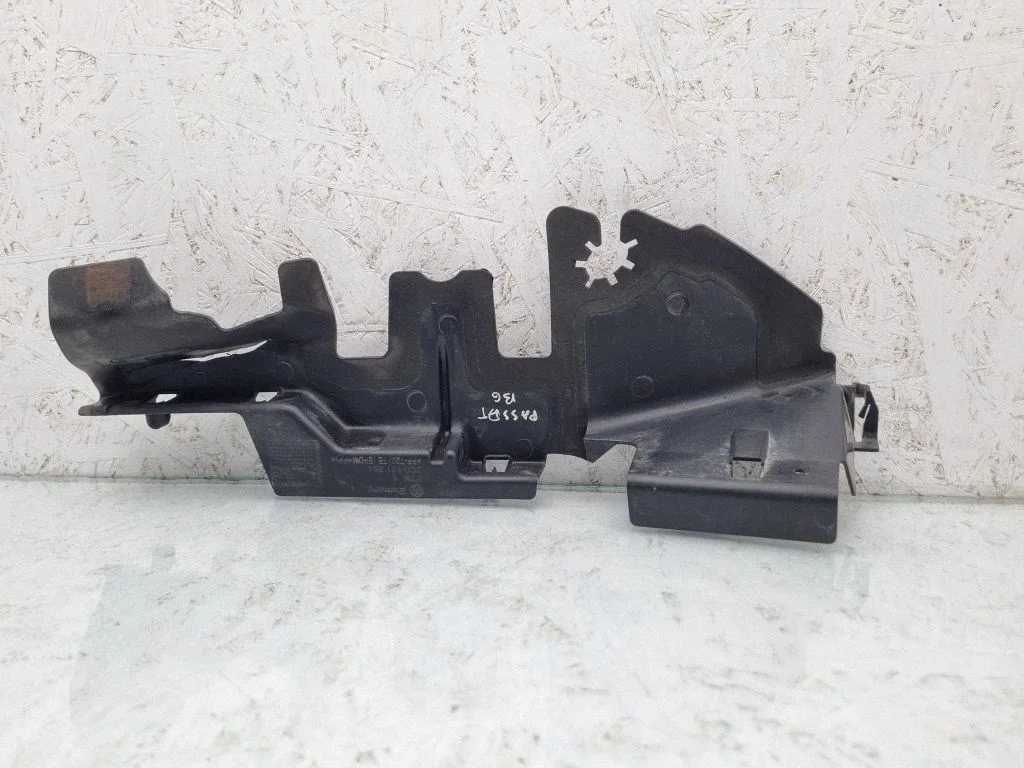 Intercooler air guide/duct channel 3C0121284