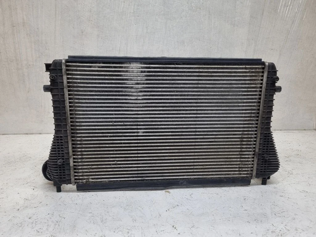 Vahejahuti radiaator 1K0145803E