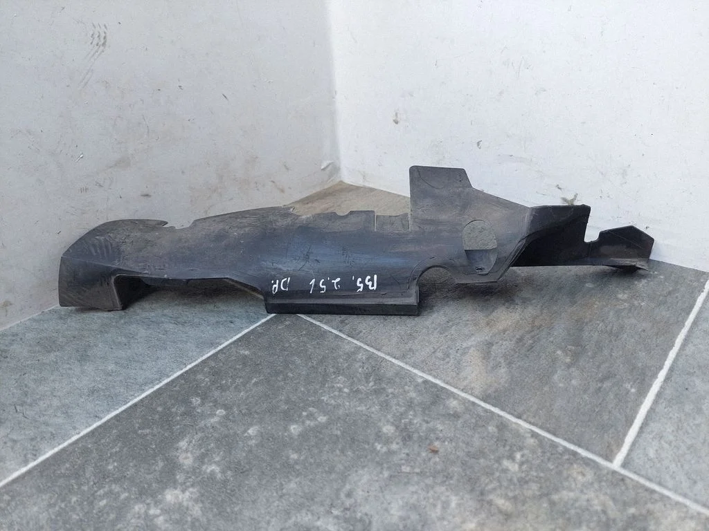 Intercooler air guide/duct channel 3C0121284
