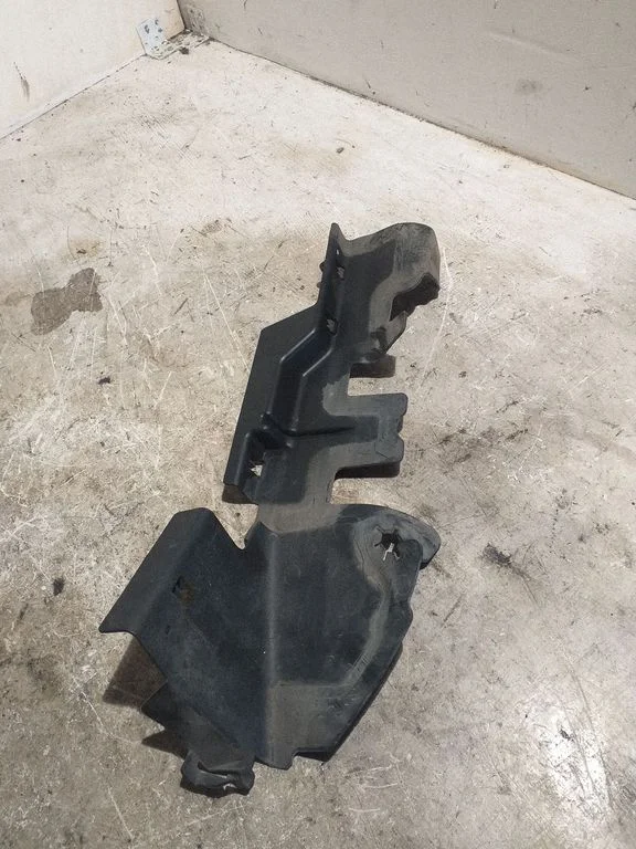 Intercooler air guide/duct channel 3C0121284