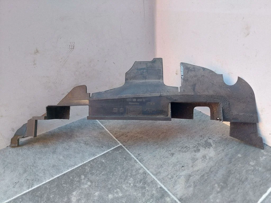Intercooler air guide/duct channel 4B0121283Q