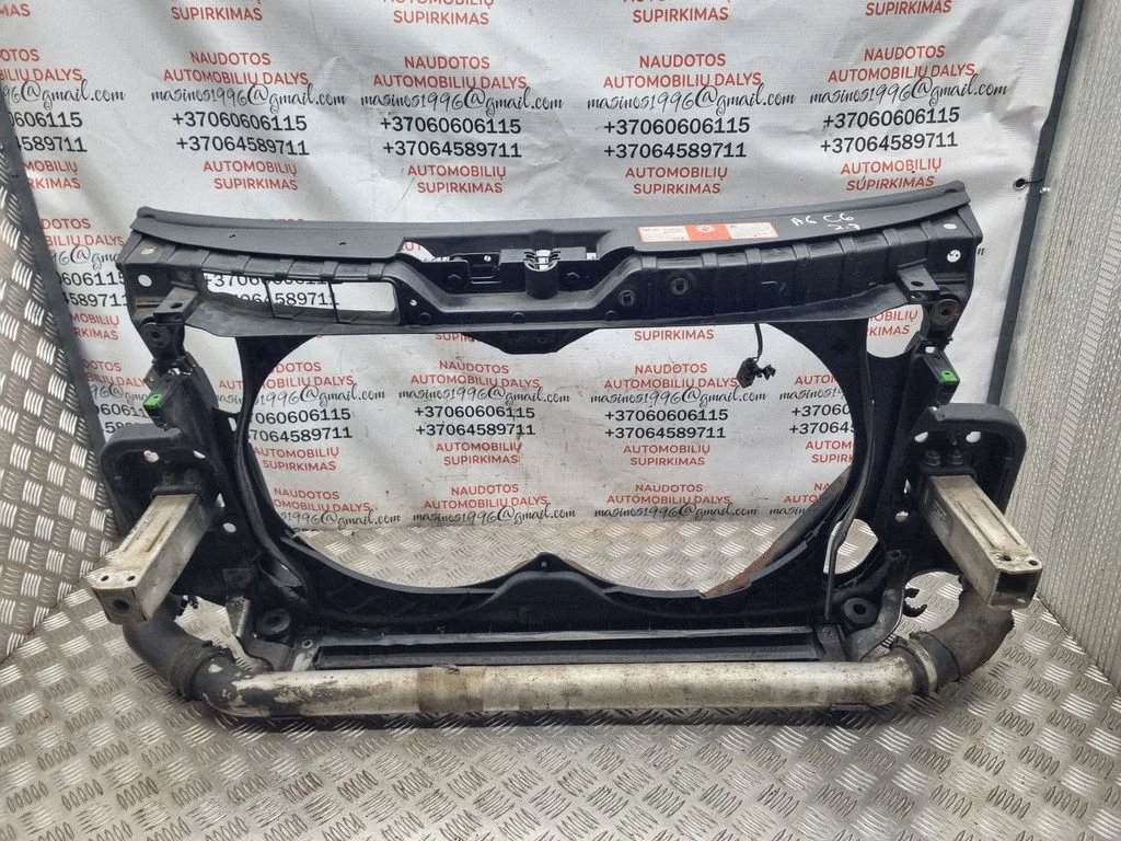 Radiatoru panelis 8L0010157E