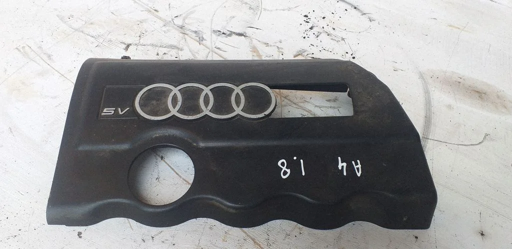 Engine cover (trim) 058103724C