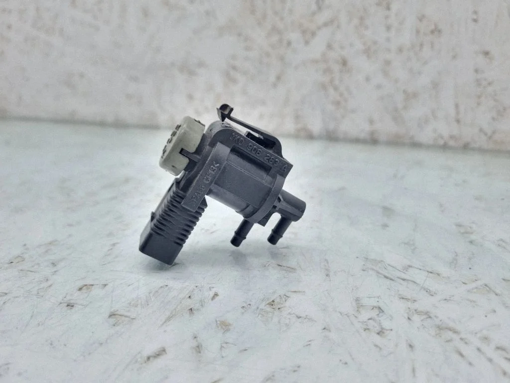 Zawór elektromagnetyczny turbo 1K0906283A