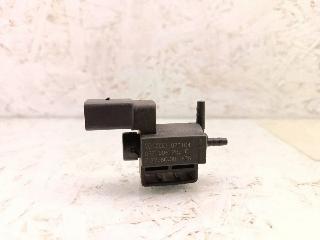Zawór elektromagnetyczny turbo 037906283C