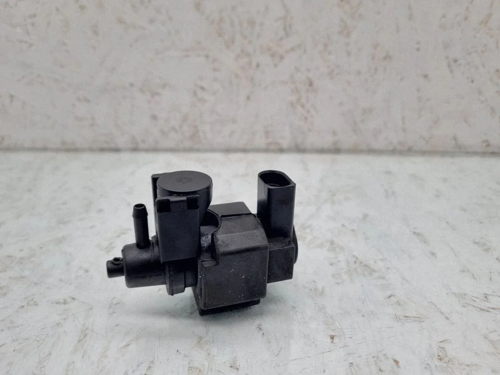 Zawór elektromagnetyczny turbo 059906629A