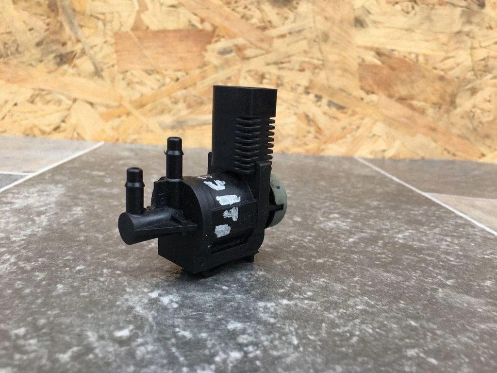 Zawór elektromagnetyczny turbo 1J0906283C