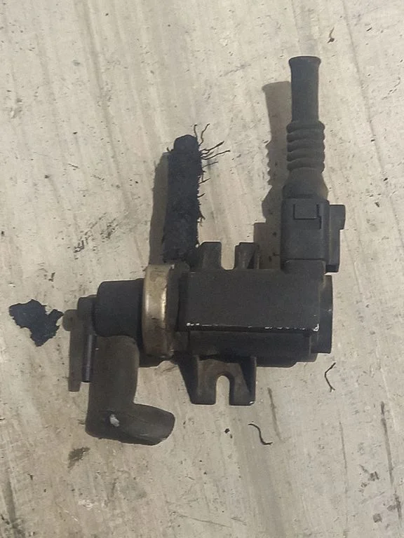 Zawór elektromagnetyczny turbo 1J0906627