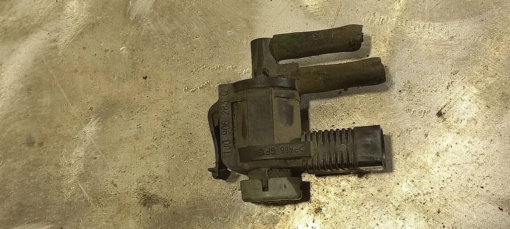 Zawór elektromagnetyczny turbo 1J0906283C