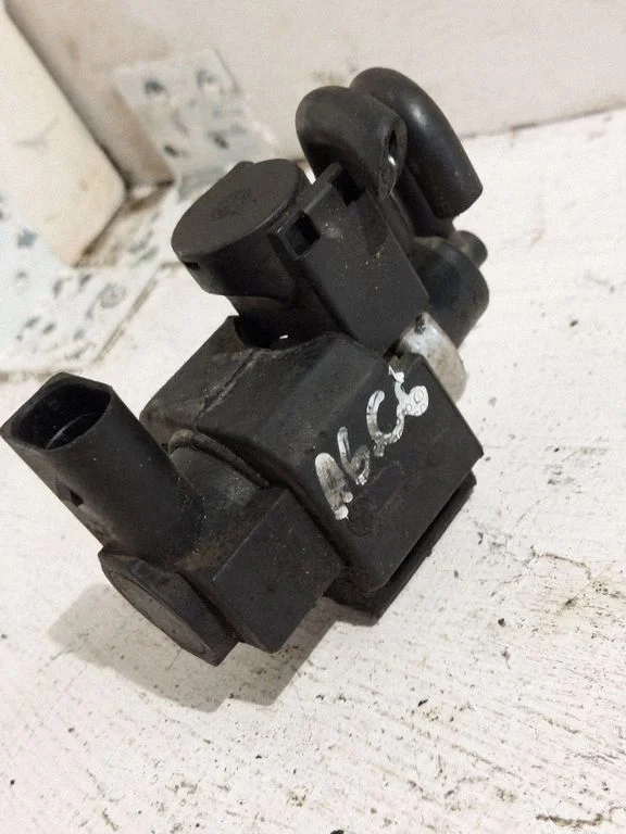 Turbo solenoid valve 059906629A