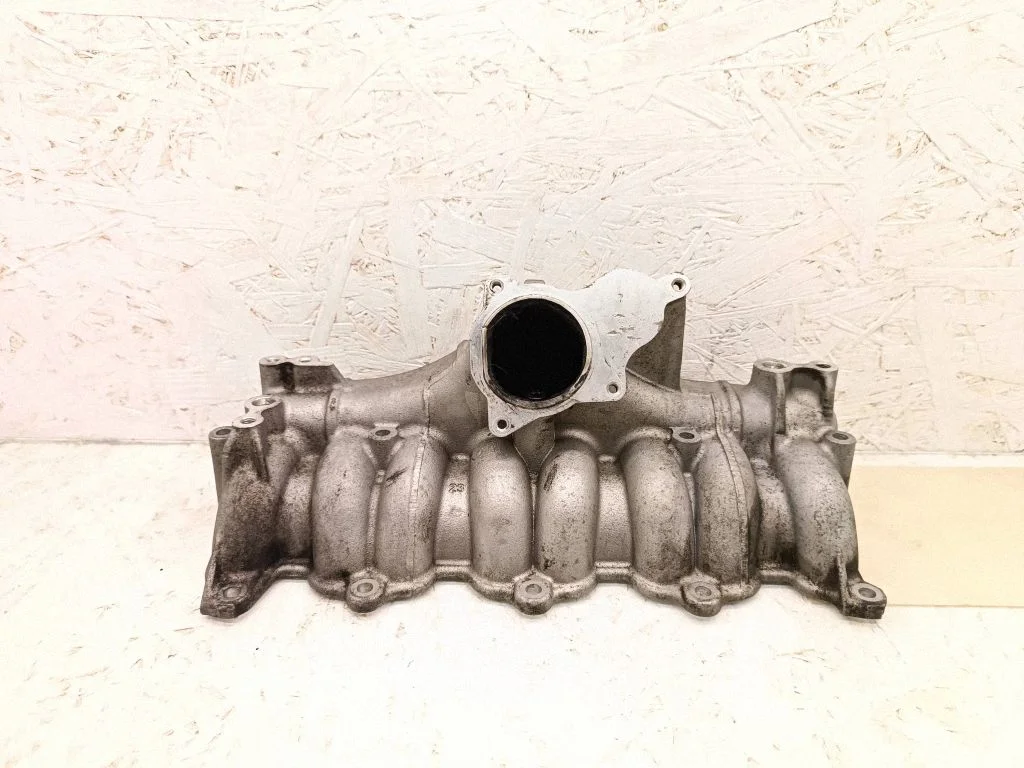 Intake manifold – Volkswagen Passat B6 (2005-2010)