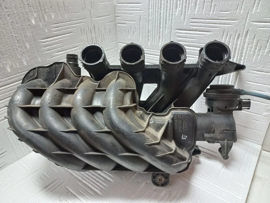 Intake manifold – Volkswagen Passat CC (2008-2016)