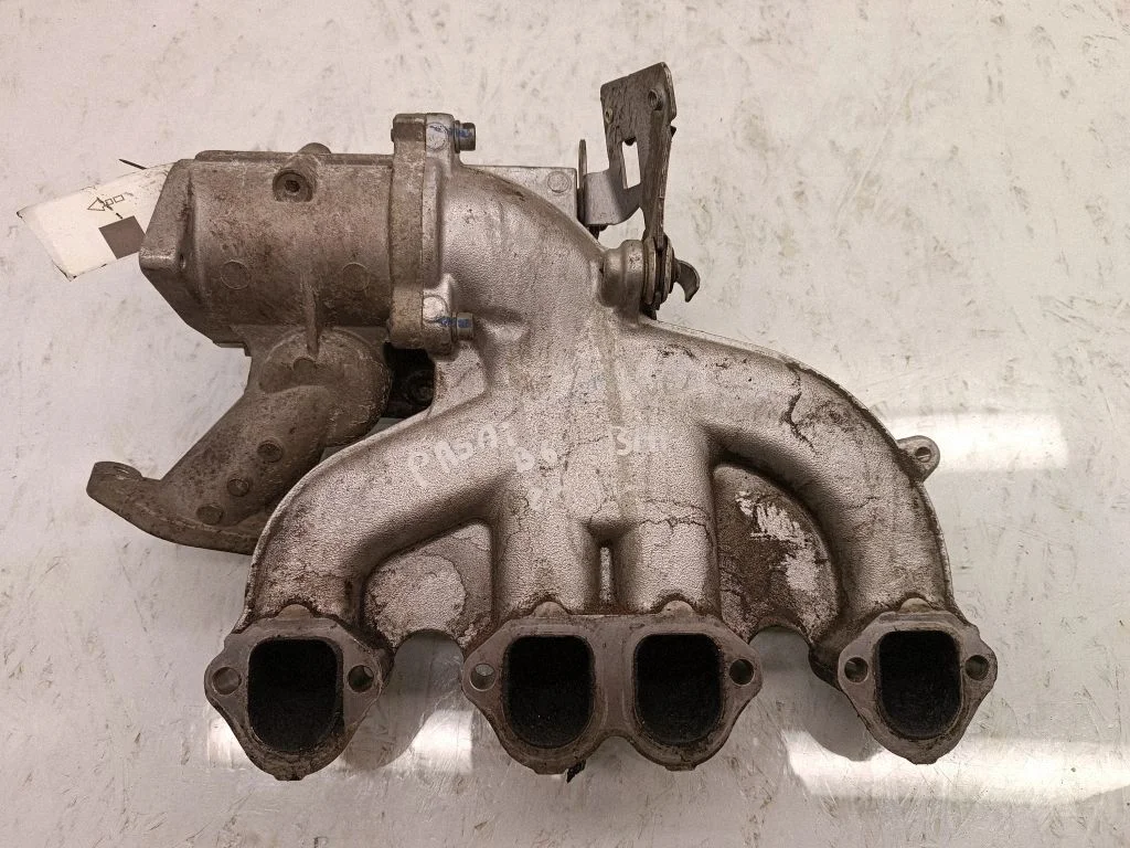 Intake manifold – Volkswagen Passat CC (2008-2016)