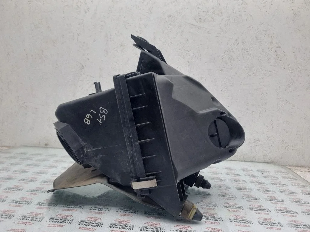 Air filter box 3B0133837D