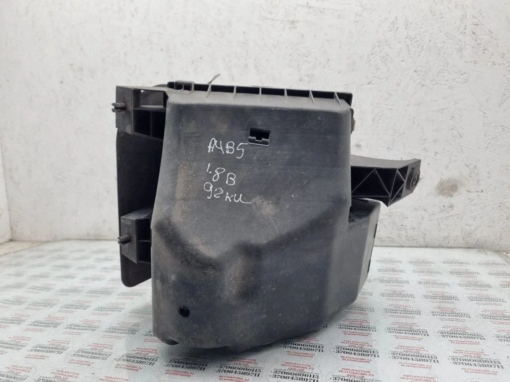 Air filter box 058133837E