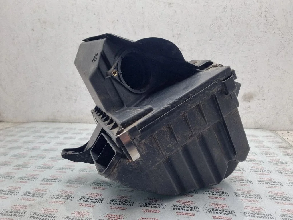 Gaisa filtra korpuss 8D0129607