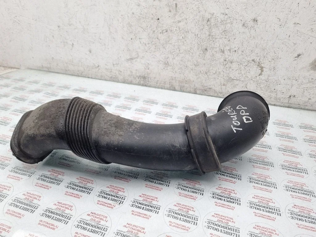 Air intake duct part 7L6129609C