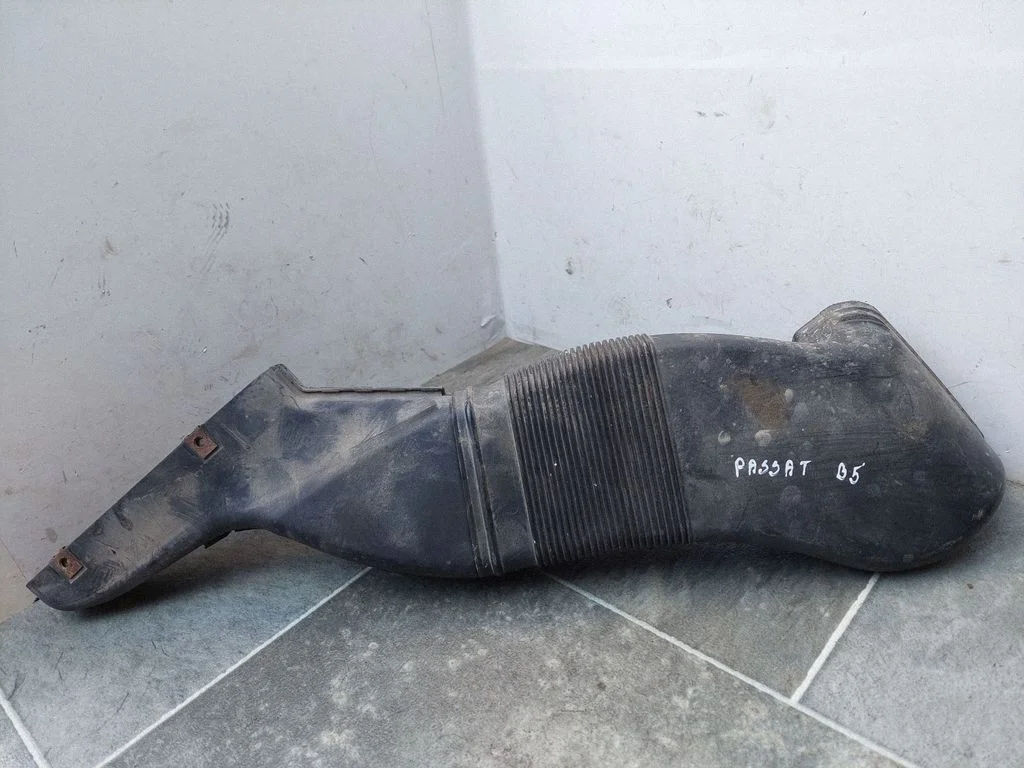 Air intake duct part 058129617A