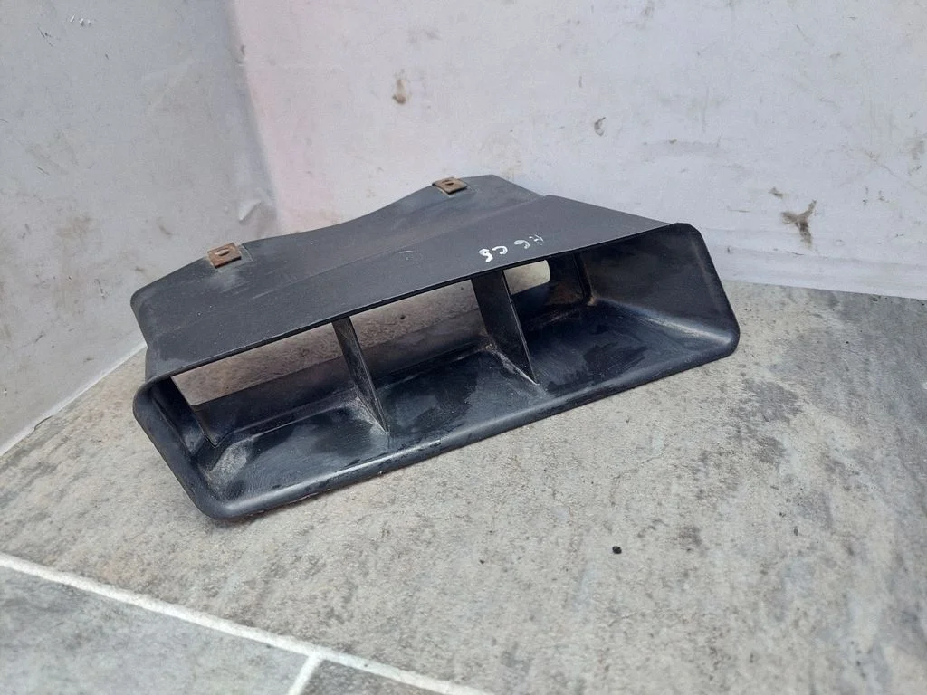 Air intake duct part 4B0129617D
