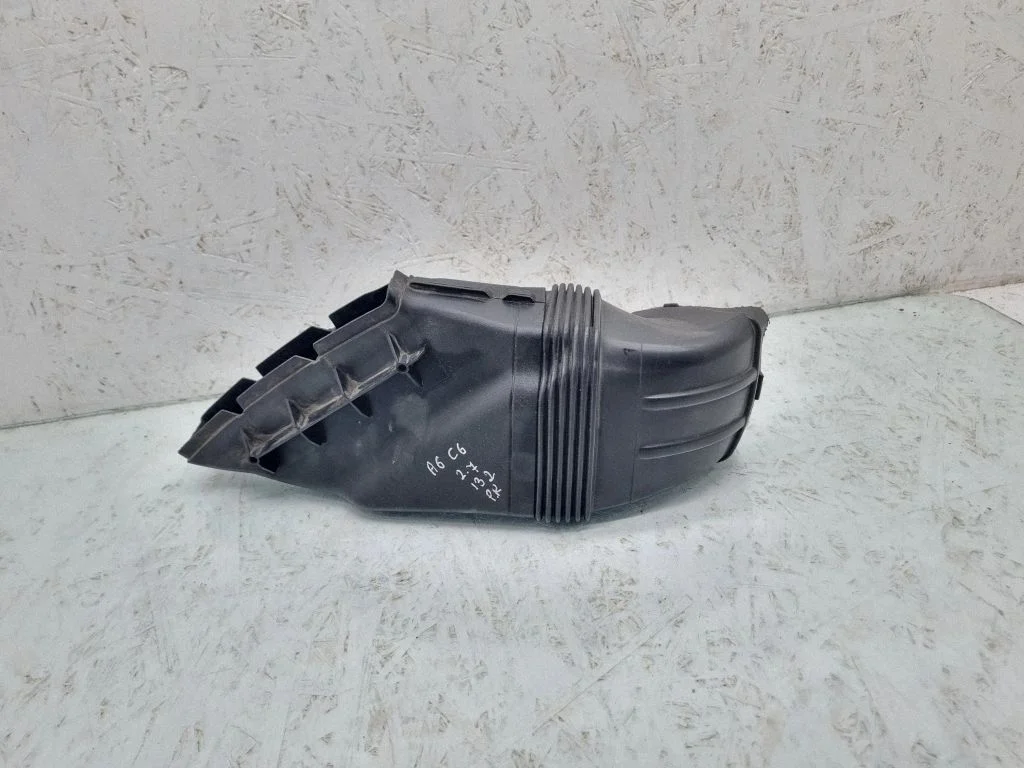 Air intake duct part 4F0129618J