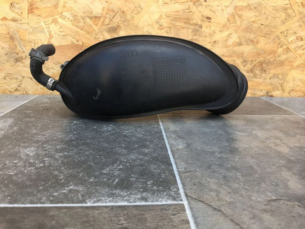 Część kanału dolotowego 06C133354G