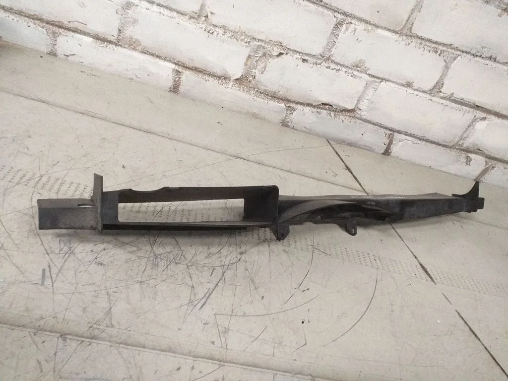 Air intake duct part – Skoda Octavia Mk3 (5E) (2013-2019)