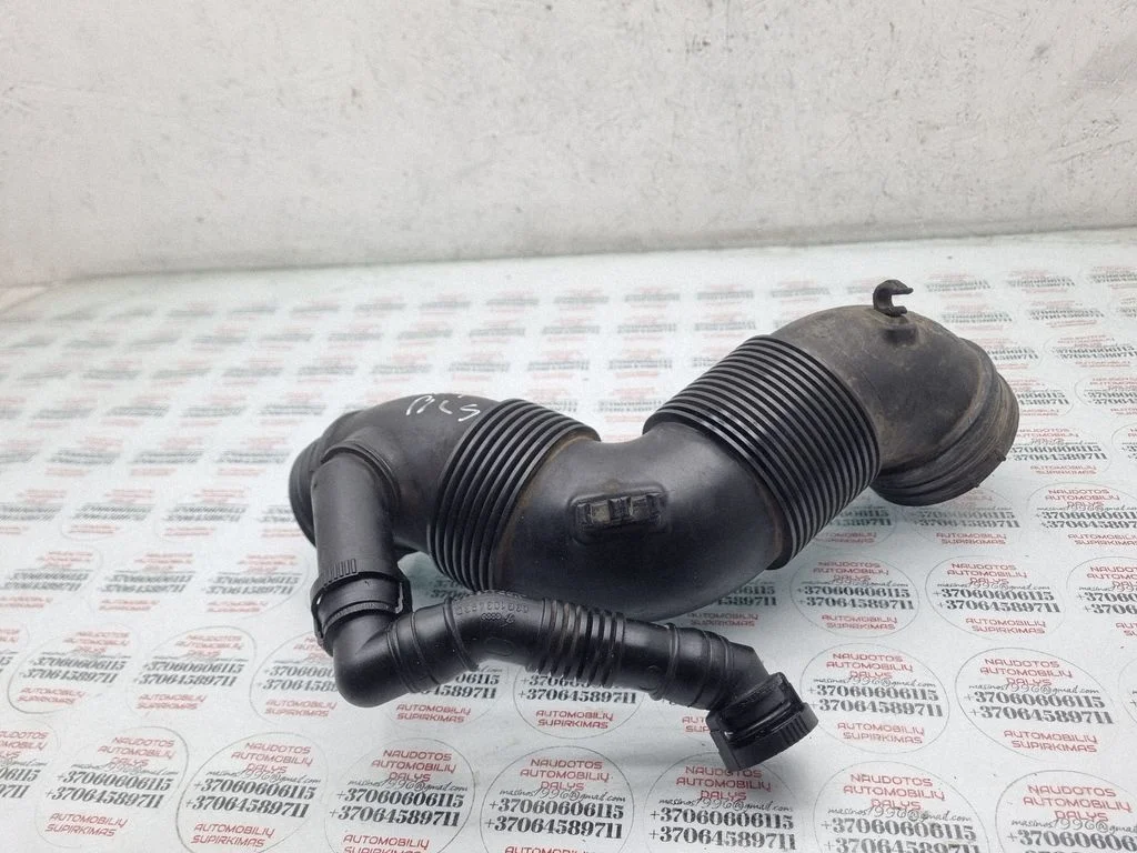 Air intake hose/pipe 3C0129654M