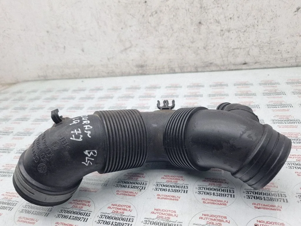 Air intake hose/pipe 3C0129654N