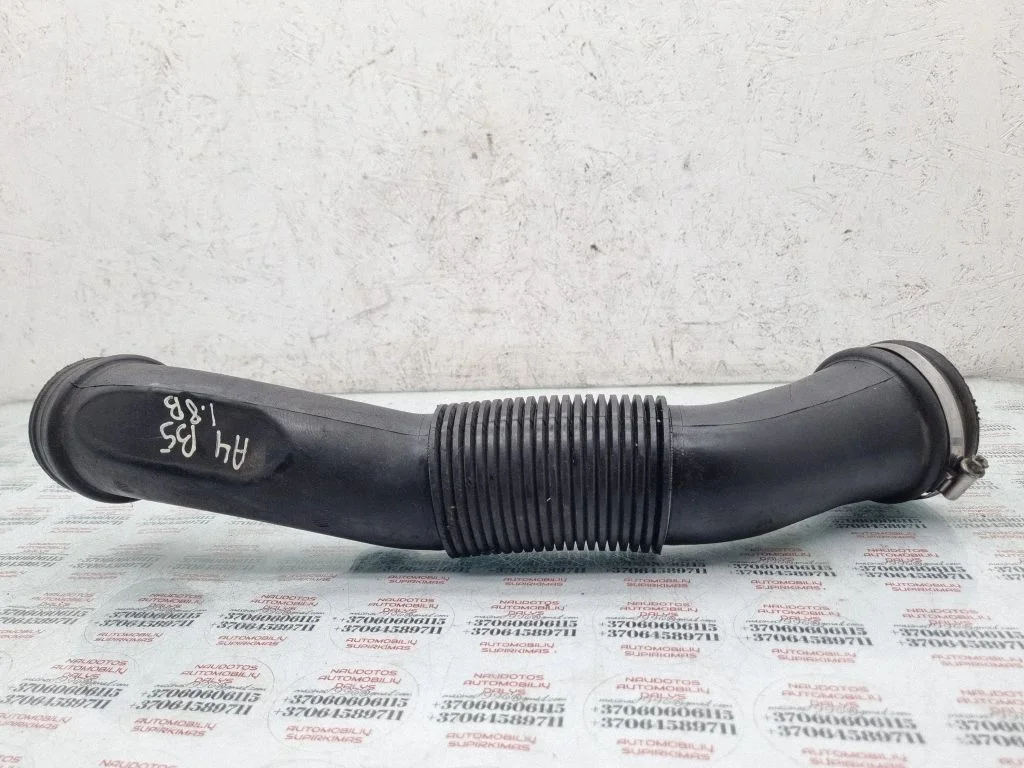 Air intake hose/pipe 06B129627