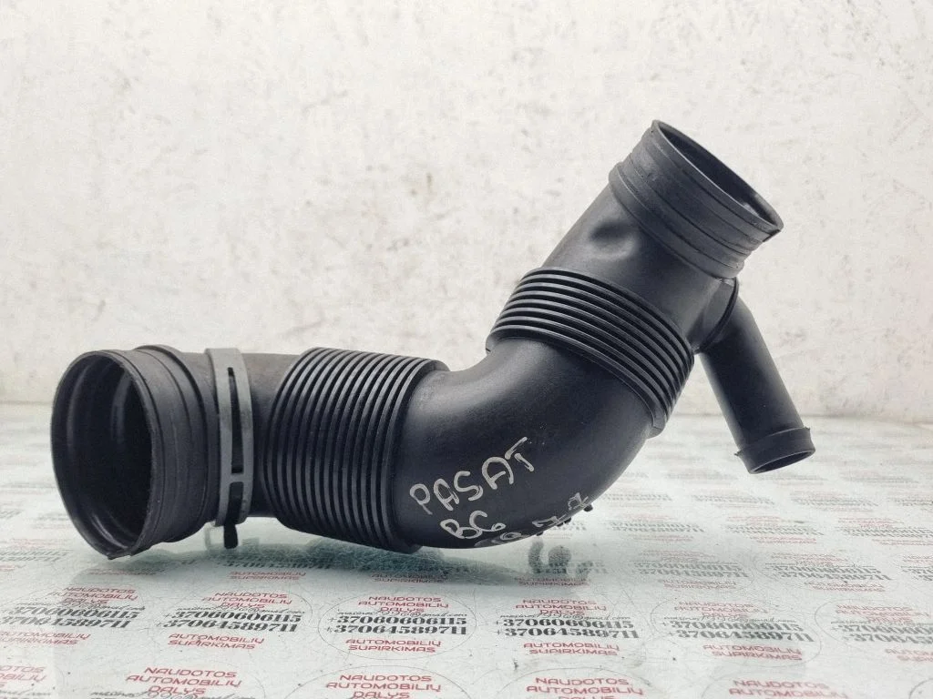 Õhu sisselaske voolik (-ud)/ toru (-d) 3C0129654M
