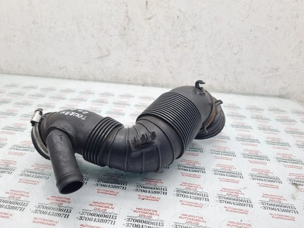 Air intake hose/pipe – Volkswagen Touran II (2010-2016)