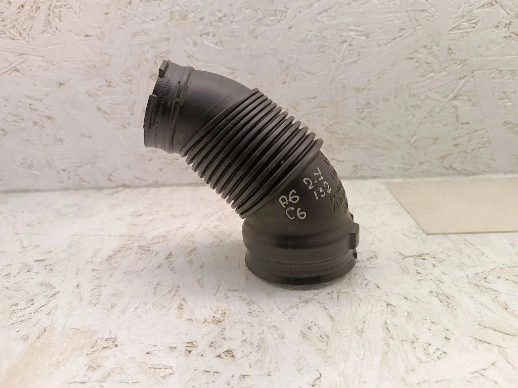 Õhu sisselaske voolik (-ud)/ toru (-d) – Audi A6 Allroad C6 (2006-2011)