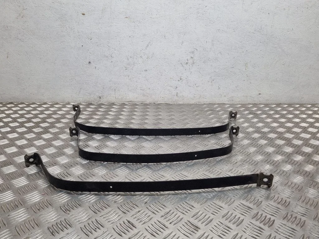 Mocowanie zbiornika paliwa – Audi A6 Allroad C5 (1999-2005)