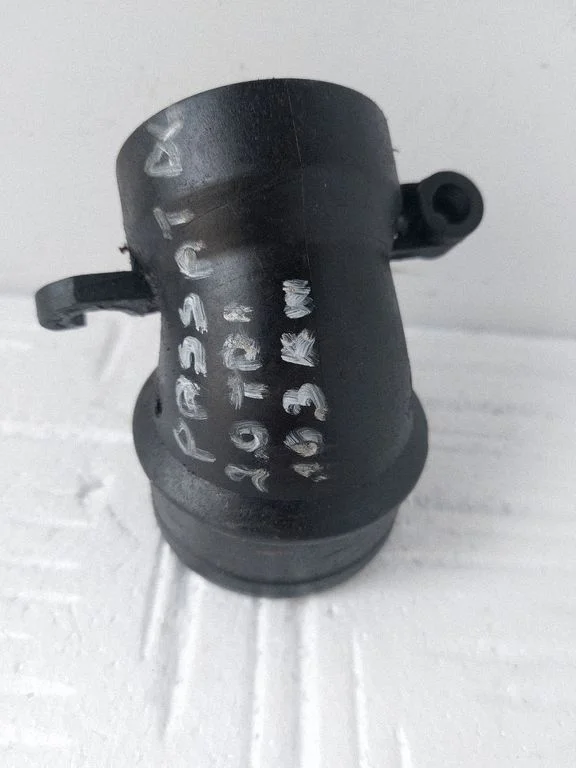 Air intake hose/pipe 3C0129635