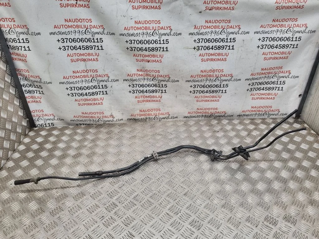 Degvielas caurule (-es) 3R0201541B