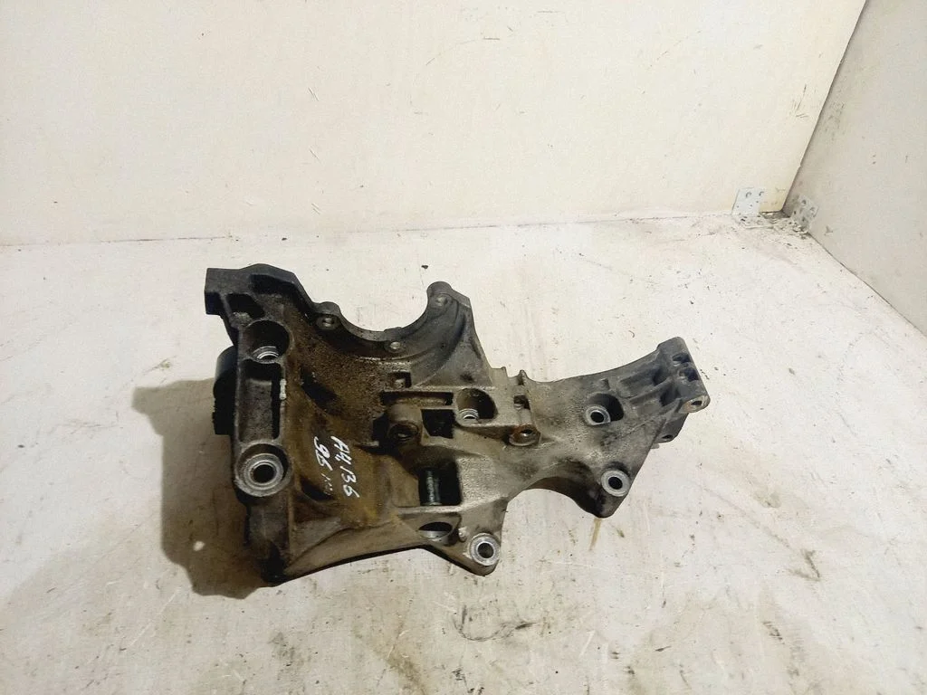 Generaatori kronstein – Audi A4 S4 B6 8E 8H (2001-2005)