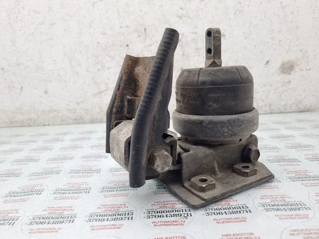 Engine mount bracket – Ford Galaxy (1995-2000)