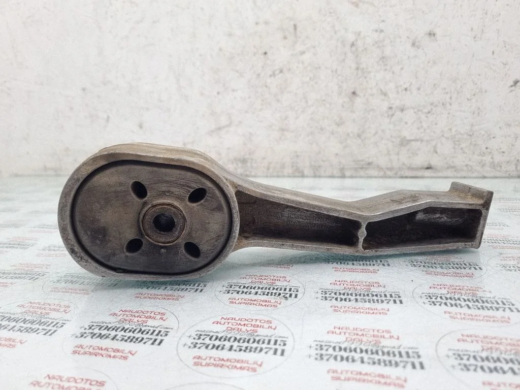 Engine mount bracket – Ford Galaxy (1995-2000)