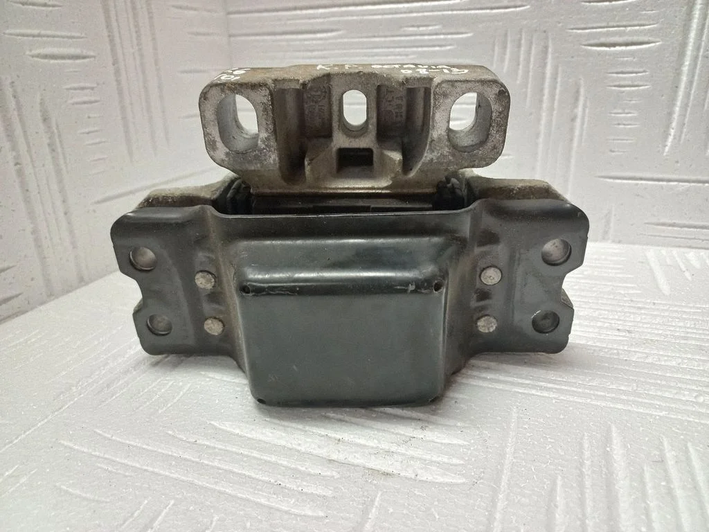 Engine mount bracket – Skoda Octavia Mk3 (5E) (2013-2019)