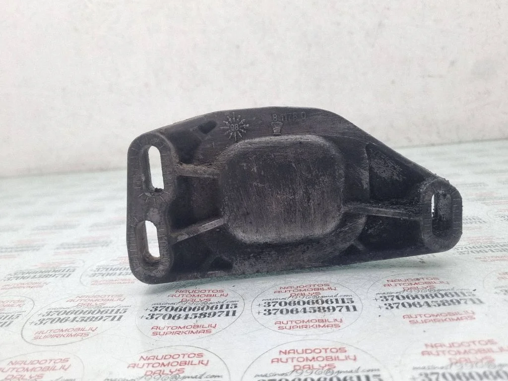 Engine mounting bracket 8D0199335Q