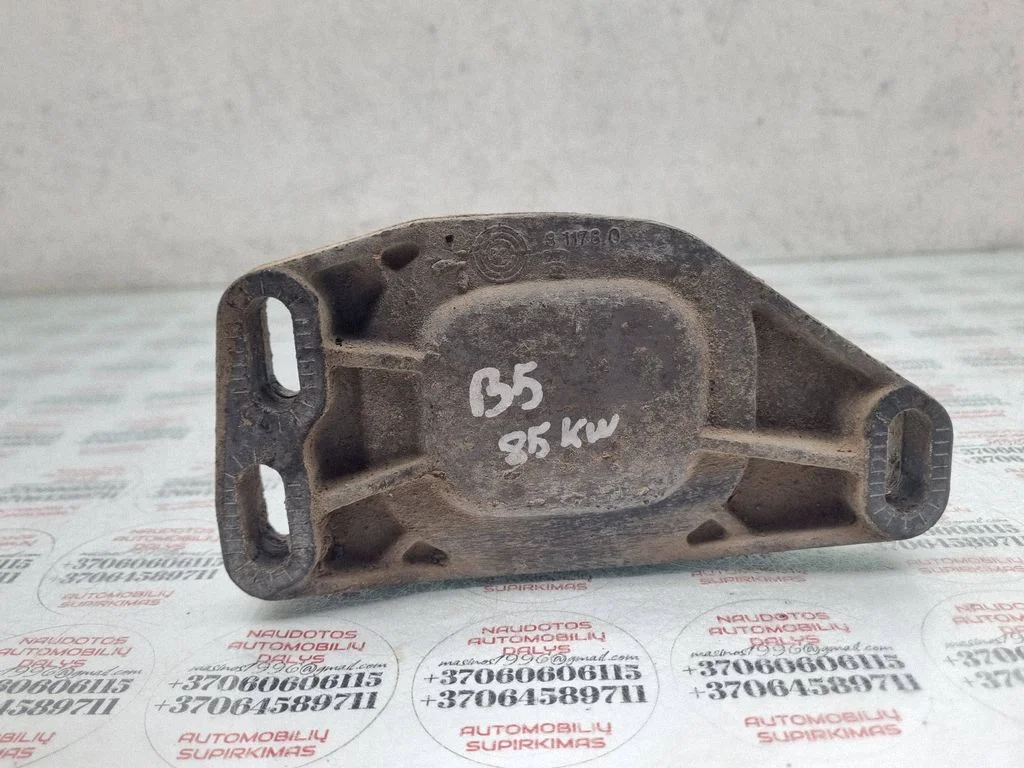 Engine mounting bracket 8D0199335Q