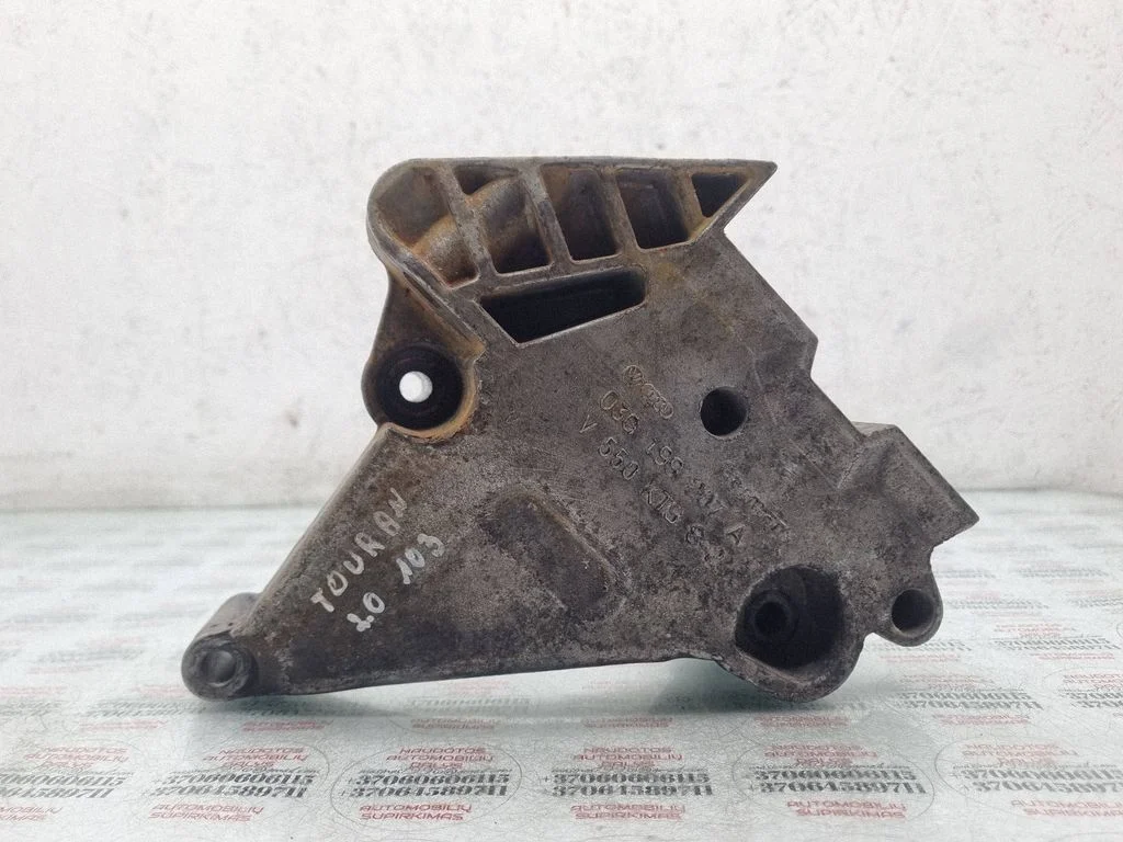 Engine mounting bracket – Volkswagen Touran I (2003-2010)