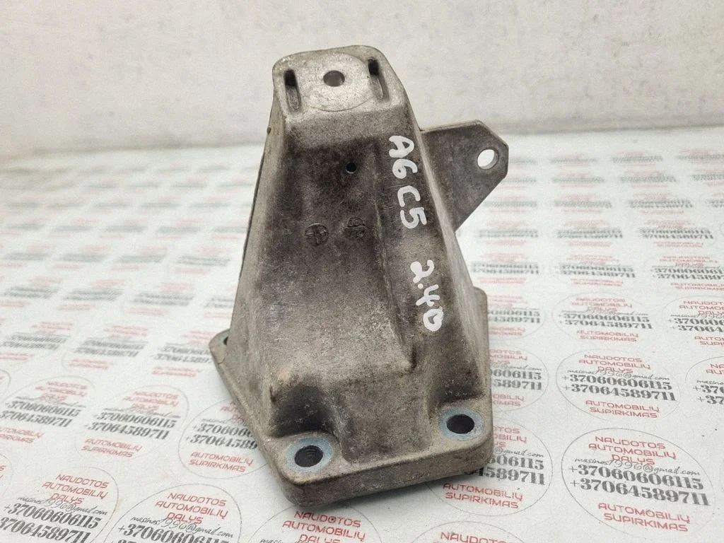 Mootori kinnituskronstein 8D0199308D