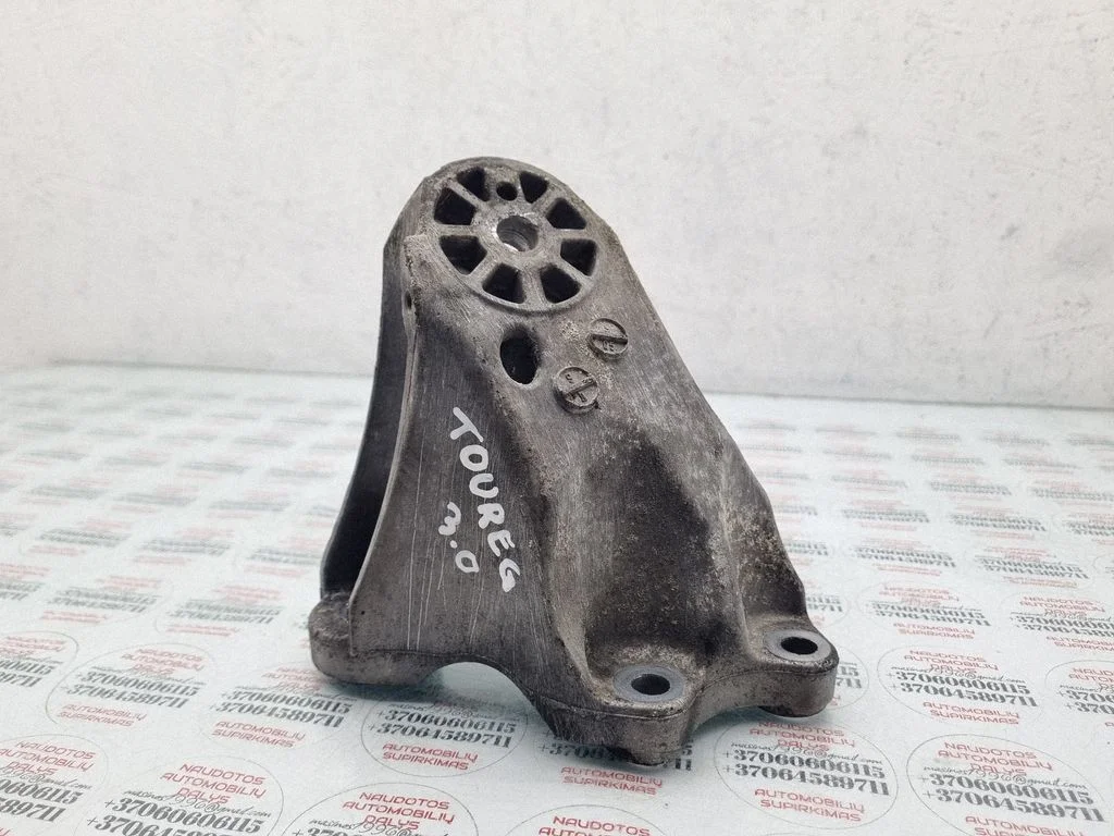 Engine mounting bracket 7L6199307A