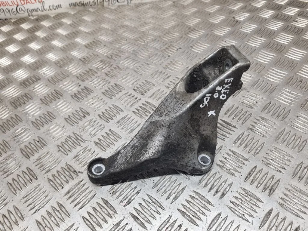 Engine mounting bracket – Seat Exeo (3R) (2008-2013)