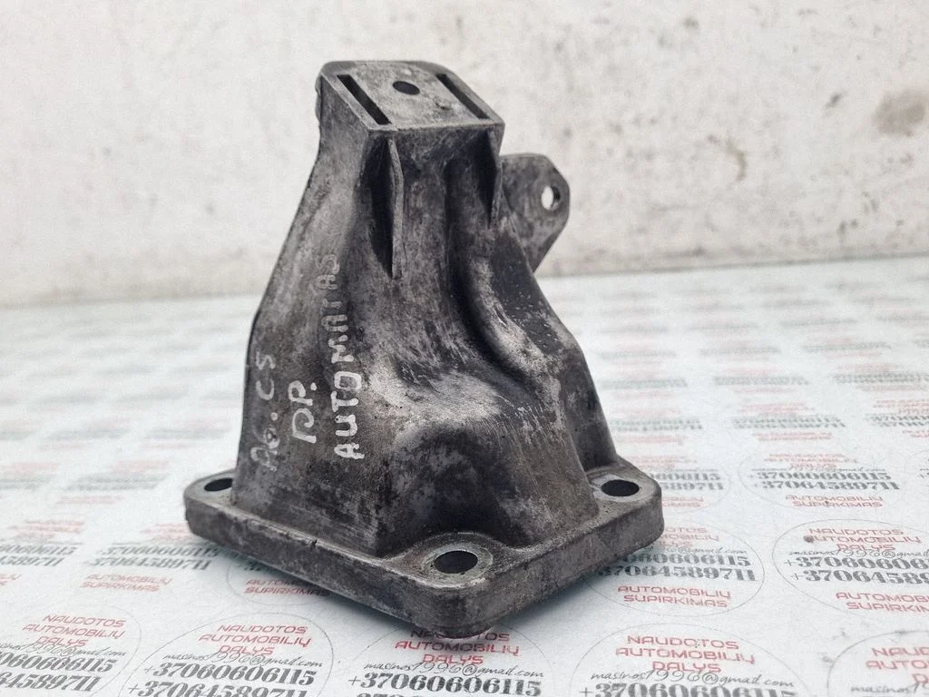 Engine mounting bracket 4B0199308