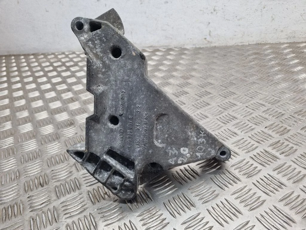 Engine mounting bracket – Audi A3 S3 8L (1996-2003)